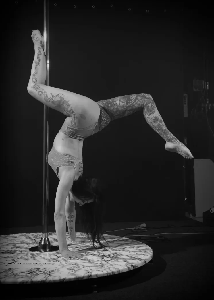 Handstands. A Trilogie.  @ Da Becca Flow and Fit