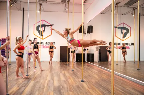 Spinny Pole @ Pole Dance Factory Amsterdam Oost