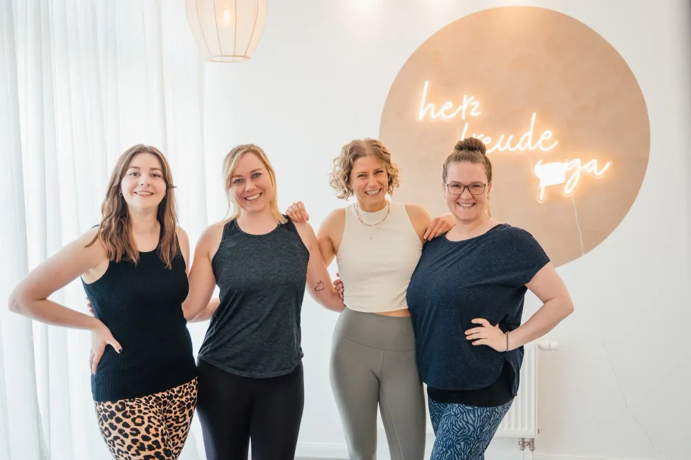 herzfreudeyoga - Julia Hopp