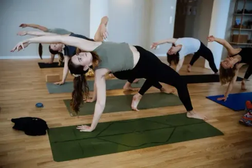 ONLINE Moon Hatha Flow @ SatyaLoka Yoga Ahrensburg