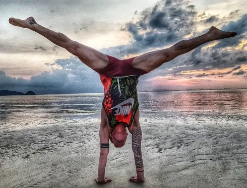 Handstand Workshop @ Feelgoodstudio 1070 " Therapy / Chikitsa "