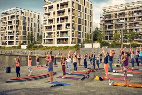 108 Sonnengrüße an der Hafentreppe Offenbach @ Samana Yoga - Rebalancing Life!