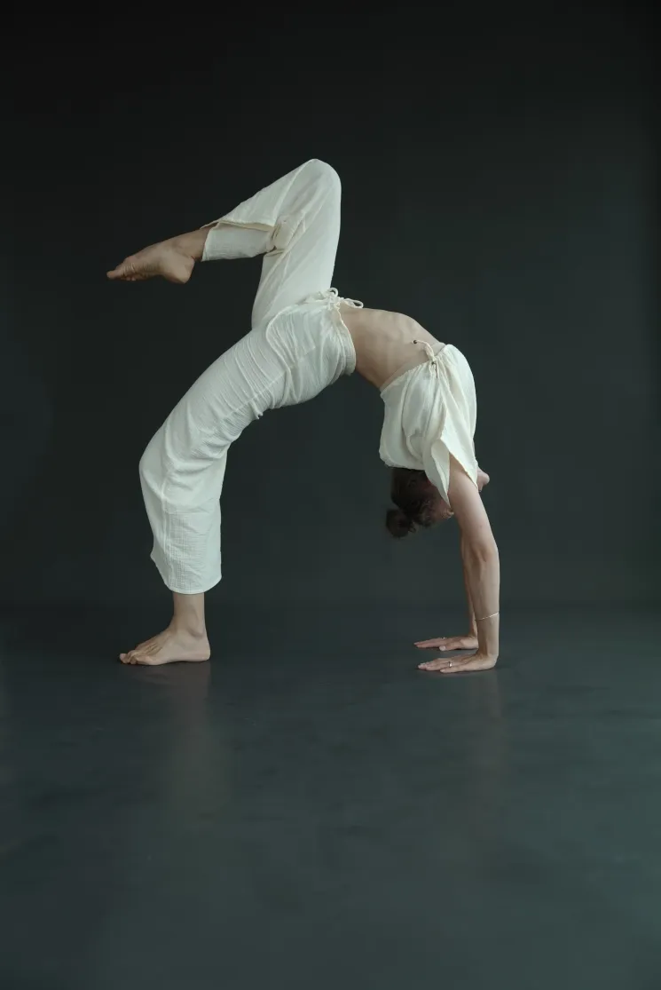 STRONG VINYASA *online* @ Studio One Tanz & Yoga