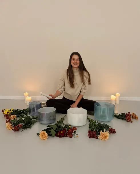 Crystal Sound Bath (25€ via Eversports or USC Drop-In + 19€ via Eversports) @ Just a lil‘ break Yoga