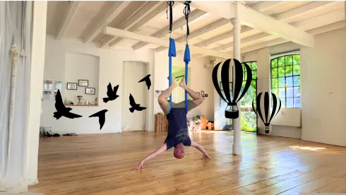 Aerial Yoga Special | Starter @ YÖGA - Das Yogastudio in der Alten Druckerei Ottensen