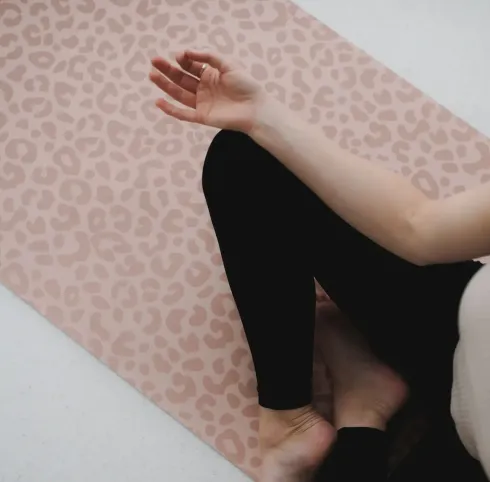 Yoga for Moms - Postnatal Yoga II ohne Baby - Start: 05.02.2025 - 12.03.2025 @ Tiny Hamburg