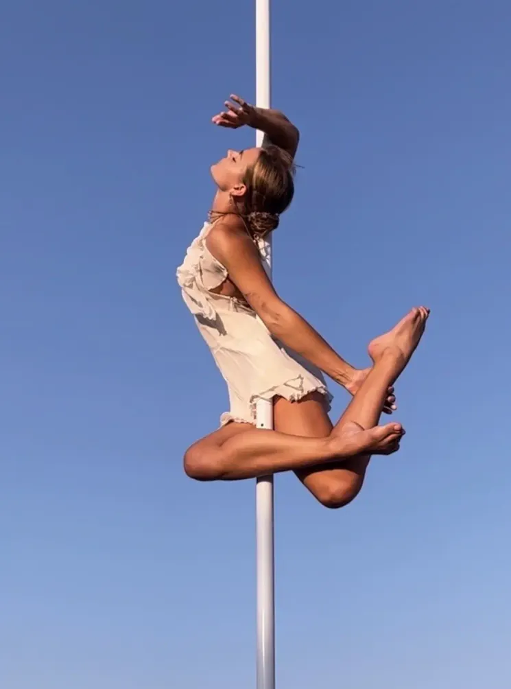 Lina Polerina - Flying Pole Flow @ Aerial Silk Vienna