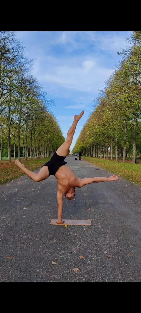 Handstand workshop with Lukas in balance  @ Movement Amsterdam