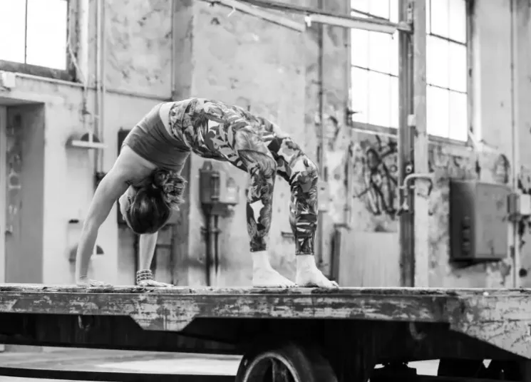 Athletic Flow (HITT meets Yoga) - ONLY ONLINE @ YOGA HOUSE