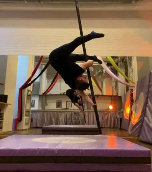 Flying Pole:Choreo @ Aerial Silk Vienna
