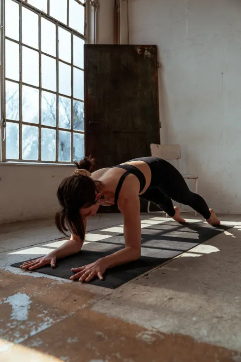 Early Bird Pilates (Online) @ Yogastube Hannover