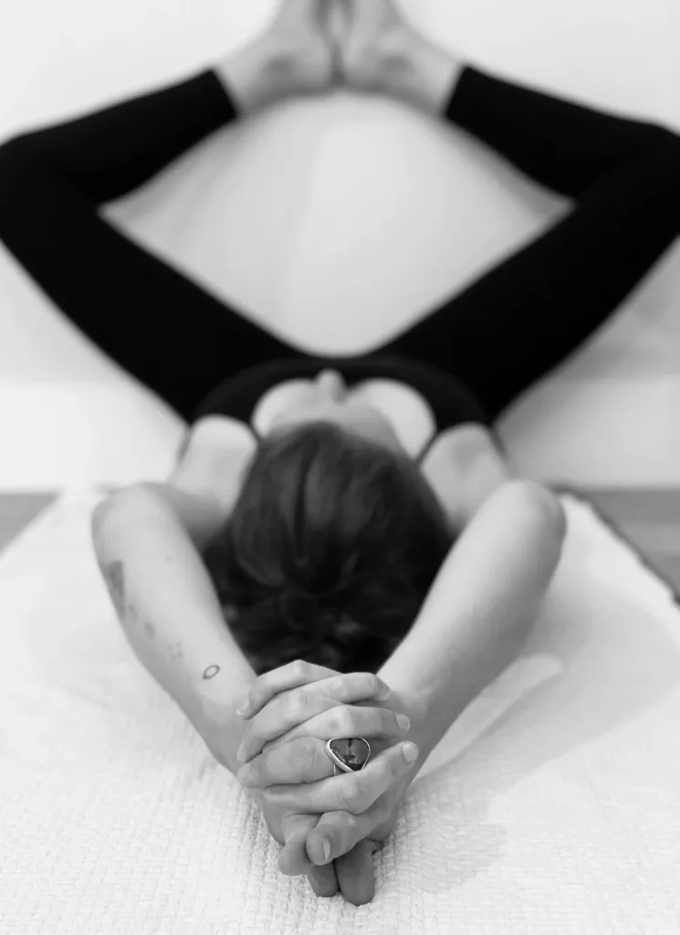 Restorative Yoga (ook zwangere & senioren)  - zoom les  @ Yogapoint Arnhem