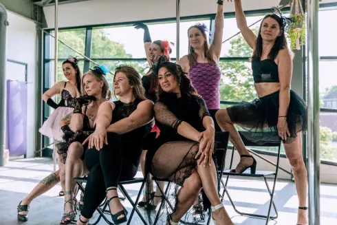 BURLESQUE SPECIAL Internationale Vrouwendag @ Kazerne12