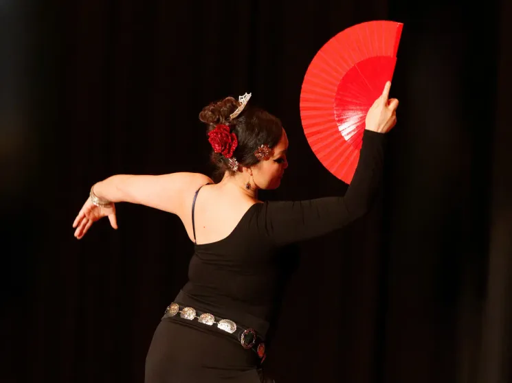 Im Studio: Showprojekt "Modern FCBD® Flamenco Fan Style" with Eleen Kim (M) @ OT pur - Move your Belly