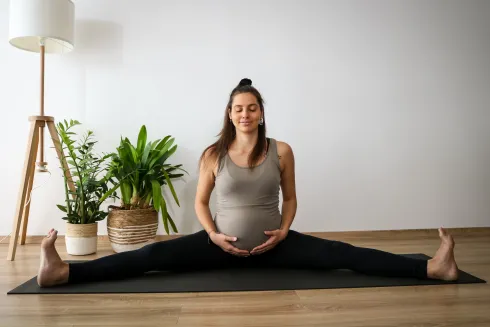 Yoga für Schwangere 🌸 @ BEWUSST:SEIN Yoga- & Gesundheitsstudio