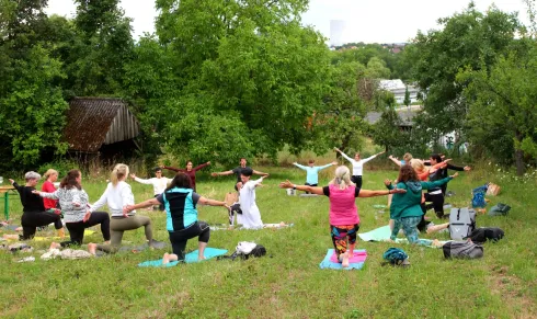 YOGA & WEIN @ hier im jetzt