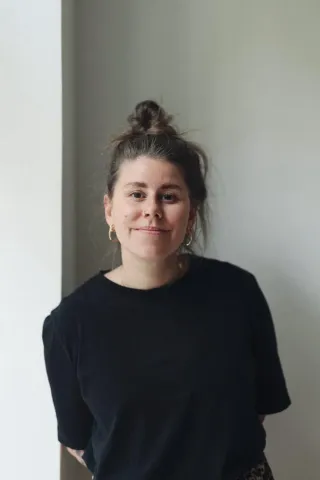 Laura  (EN)