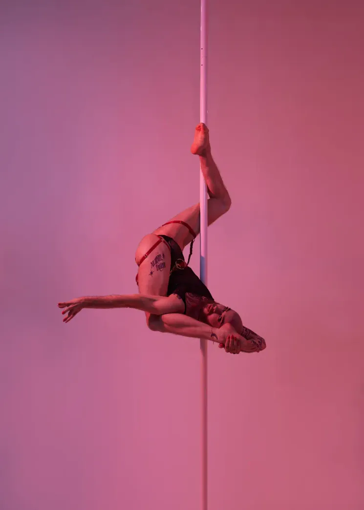 Pole Flips mit Rob - All Level @ Stadtgazellen Studio