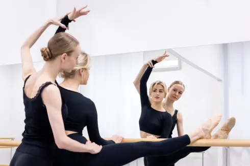 Montags 18:20 | Ballett für Erwachsene ( Anfänger) @ Ballettschule DANCEWORLD
