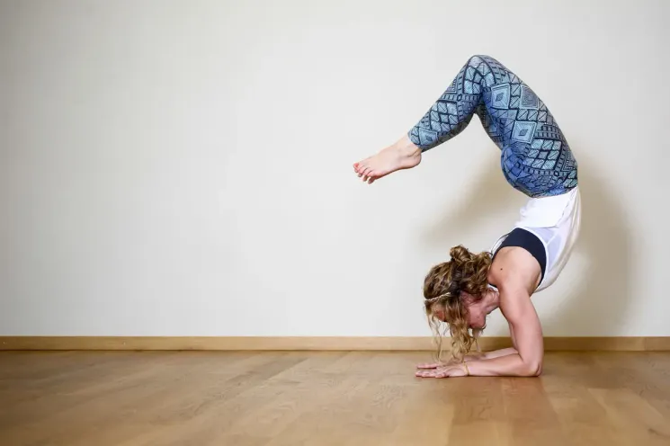 EVOLVE Masterclass - Inversions @ // Bubble Yoga