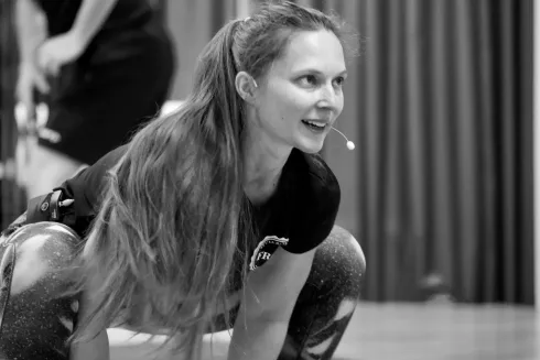 Online - Vinyasa Yoga Soft - Juni, Juli @ tavayoga - Denise Weiner