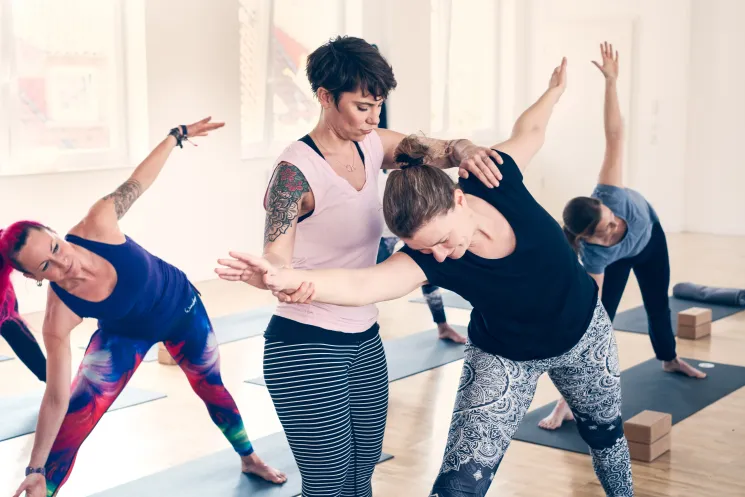 Hands-On Asana (ab 26.02.2027) @ Vinya Loft Yogastudio