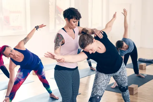Hands-On Asana (ab 26.02.2027) @ Vinya Loft Yogastudio