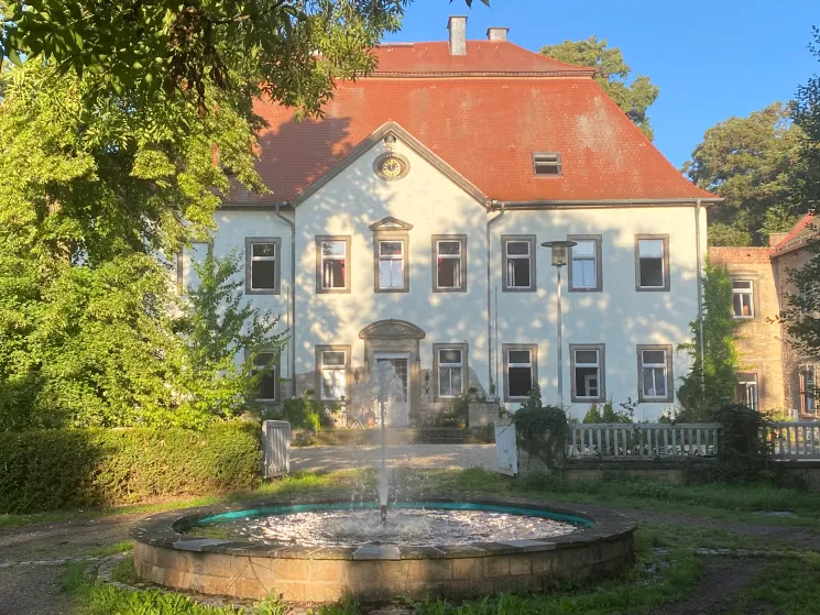 Slow Down and Reset – Ein Sommer-Retreat auf Schloss Lichthof mit Ananda @ Yoga Sky Berlin