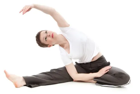 ONLINE - Hatha Yoga für den Rücken - Für Wurzeln und Flügel @ YOGA STUDIO SURYA HOFGUT HOLZMÜHLE