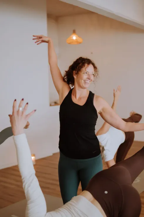 INSIDE FLOW I WORKSHOP - Align + Flow @ Surf and Yoga Kitchen