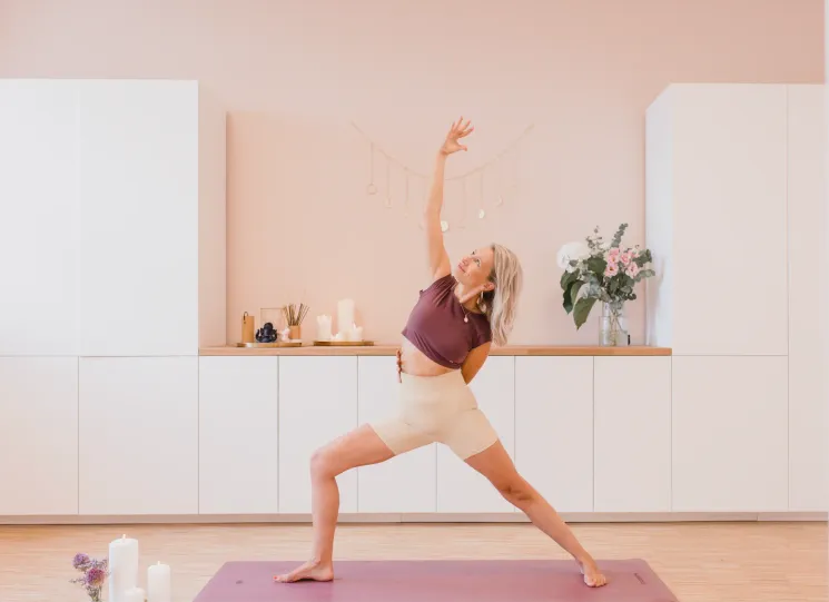 Livestream: Vinyasa Flow till you glow @ YOU GLOW Yoga & Womanhood Friedrichshain