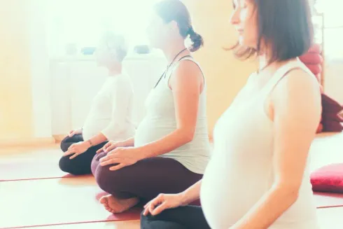 Yoga für Schwangere @ YOGA YANTRA - Schule für Yoga, Meditation & Ayurveda