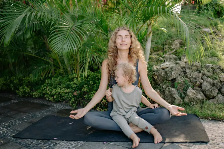 Eltern-Kind-Yoga im Hofratsgarten @ Yoga RAUM Hall