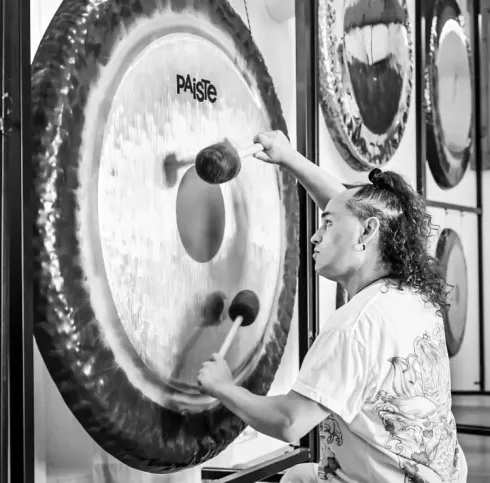 Cosmic Gong Bath mit Swann & Lyde (Paris) @ YOGA LOFT - Holistic Yoga! Holistic You!