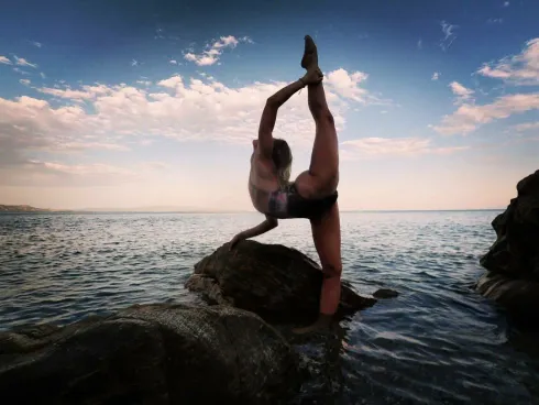 Full Body Stretching (online) @ Dance