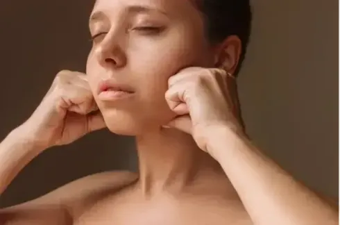 YOGA MORA