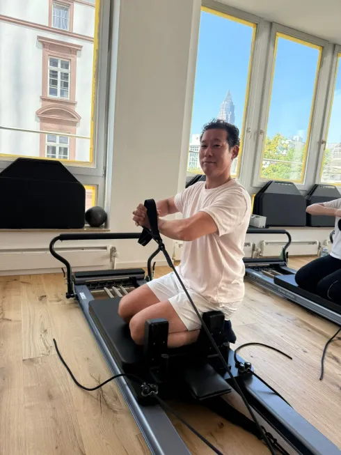 Yoga & Reformer Pilates by Stephan Suh - Studio Zimmerweg