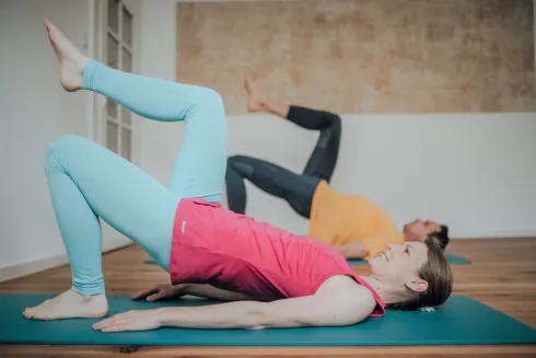 Pilates & Yoga für Rücken und Beckenboden (Online) @ Bewegung mit Freude