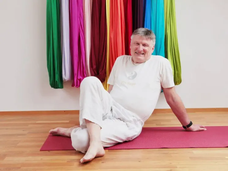 Rücken Yoga Nidra (In & On) 8x Di ab 05.05.26 @ Yoga is You