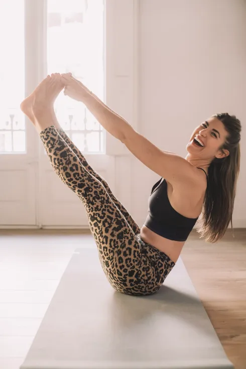Flow Yoga & Stretching IndaHouse (Online) @ BodyWorxHub Barcelona