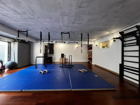 HOLD studio