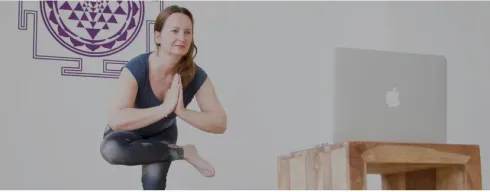 Online Yoga Kurs: Fit bis Ostern, mit Romana @ E5 Ayurveda & Yoga Zentrum
