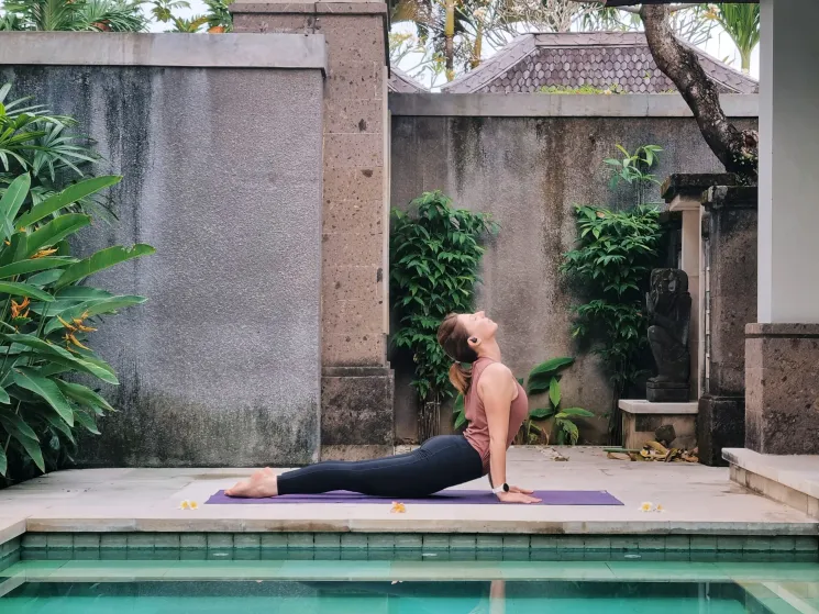 Morning Routine (ONLINE LIVE) @ Love2Yoga - Claudia Rumpf