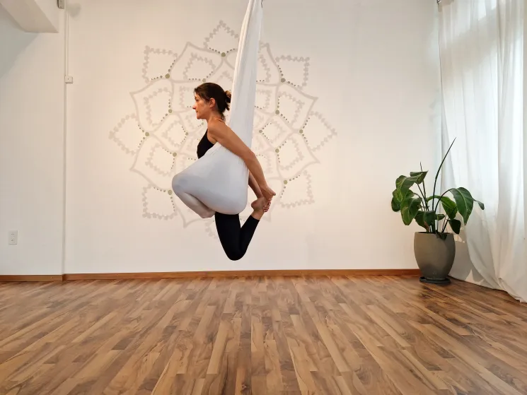 Aerial Yoga - Intermediate (EN) @ Bubble Yoga // Zürich