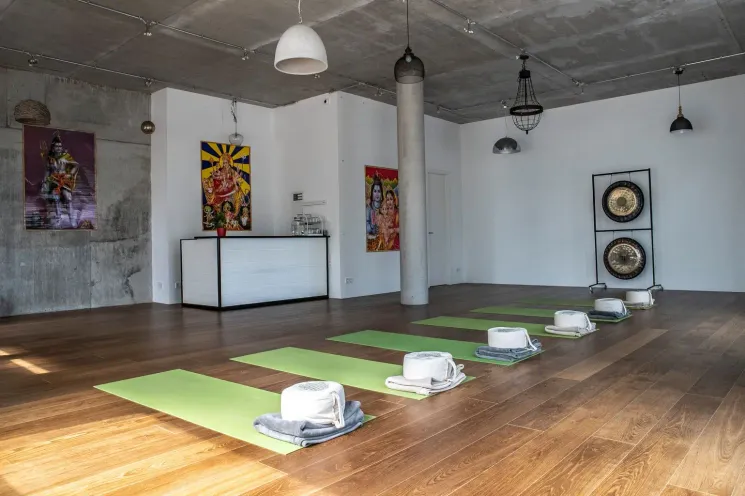 Online Morning Yin & Singing @ Greenyoga Prenzlauer Berg