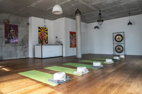 Online Morning Yin & Singing @ Greenyoga Prenzlauer Berg