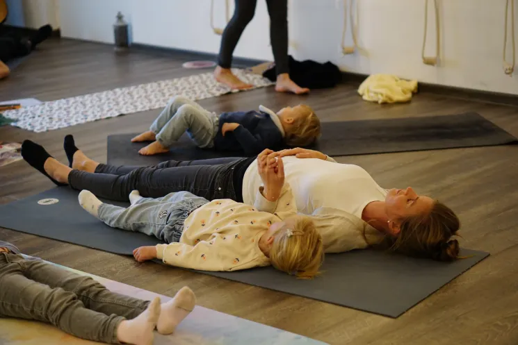 Familienyoga - Eine Reise in die Unterwasserwelt @ Hearthfire Yoga