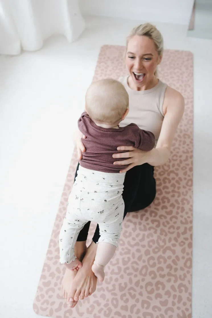 Morning Postnatal Yoga mit Baby, Start: 09.10.2024 - 13.11.2024 @ Tiny Hamburg