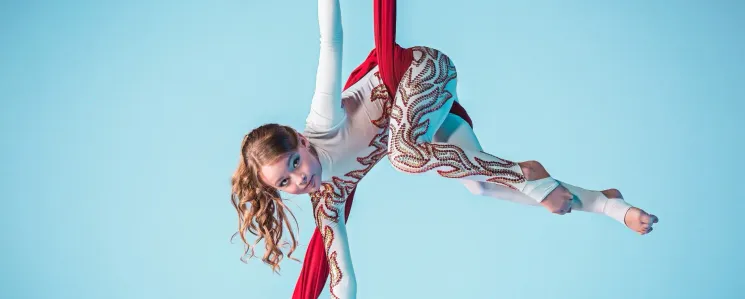 Aerial Youth: Tuchakrobatik Basics (11-15 Jahre) @ schwerelos Münster