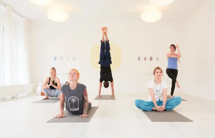online nivata Yoga kostenlos @ nivata Yogaschule